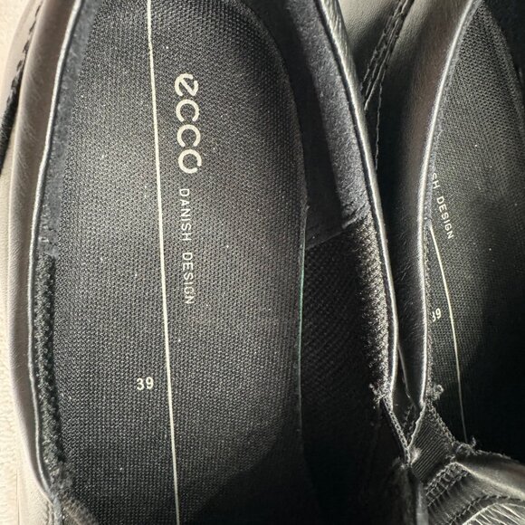 ECCO Women's Black Leather Slip-On Sneakers - Size 39 (8.5 US) - Picture 4 of 7